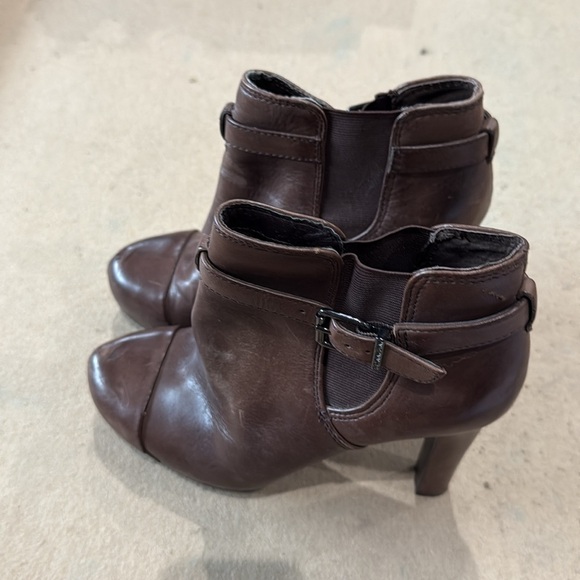 Gianni Bini Elegant Brown Ankle Boots- 5 inch heel - Picture 3 of 6